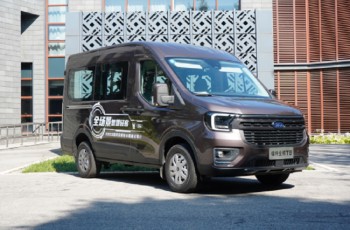 高端物流车怎么选？江铃福特全顺T8空间大载重强舒适好是首选